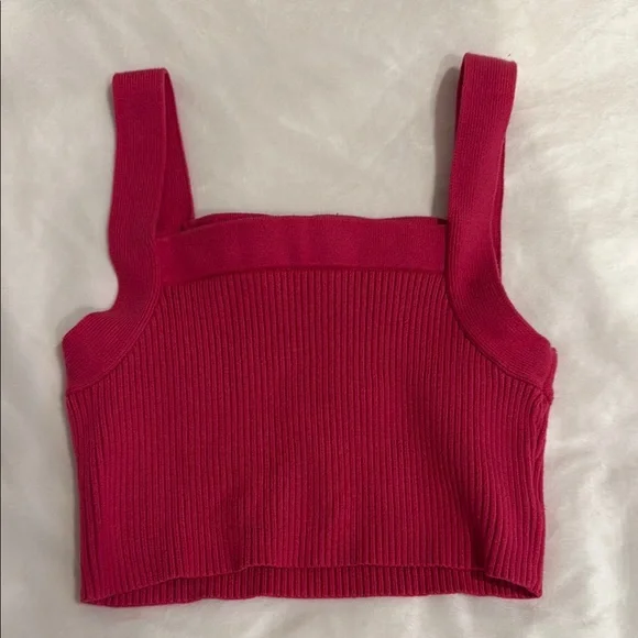 Elegant Red Knit Tank Top - Picture 3 of 3
